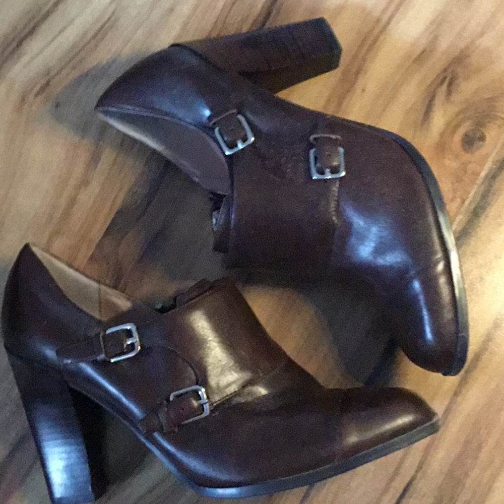 NEW Marc Fisher Brown  high heeled buckled shoe botties size 9 1/2. Excellent